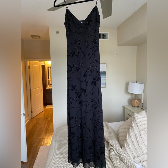 Long black beaded dress, size 2 in great condition! - Picture 2 of 6